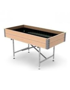 Jardin urbain. Grande table de culture en bois